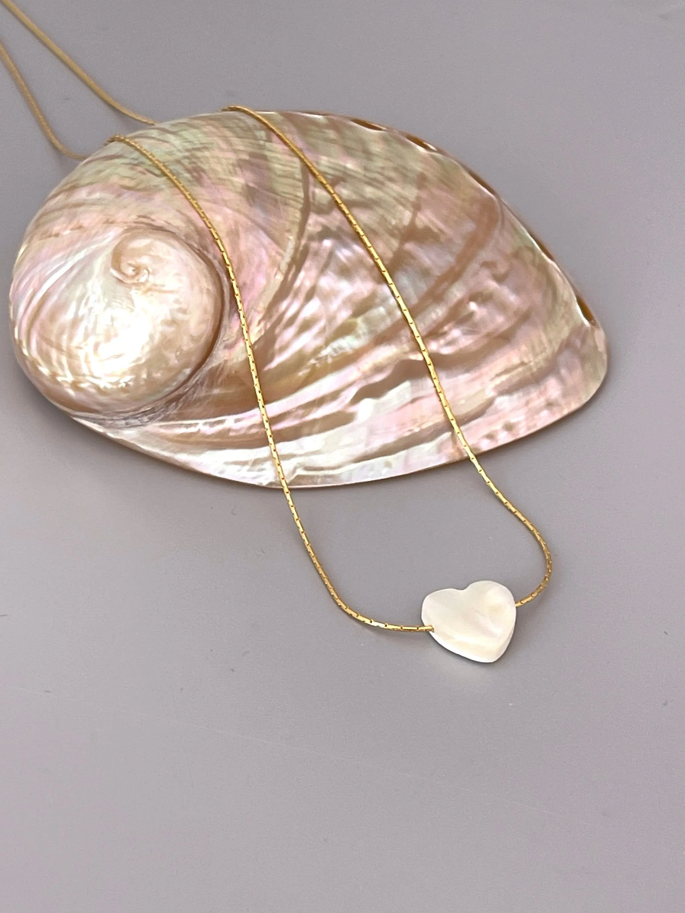 Dainty Heart Necklace, Mother of Pearl shell choker for Beach Wedding